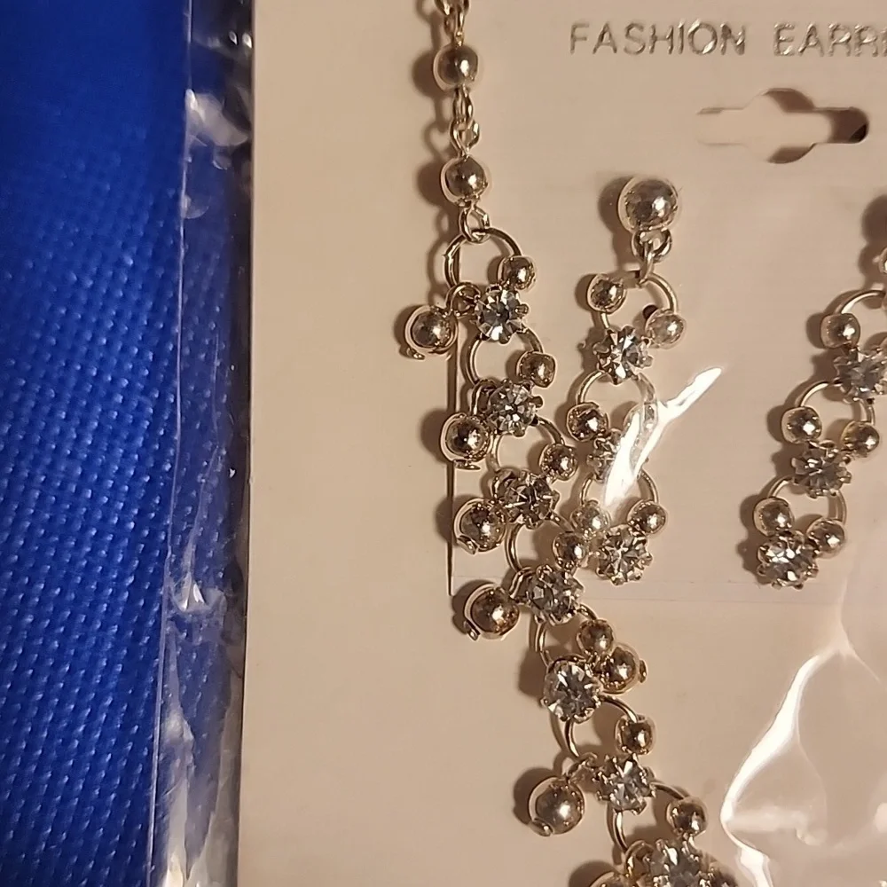 Boutique Collection Fashion Beaded 18 Inch Necklace And Earring Set - Picture 3 of 4